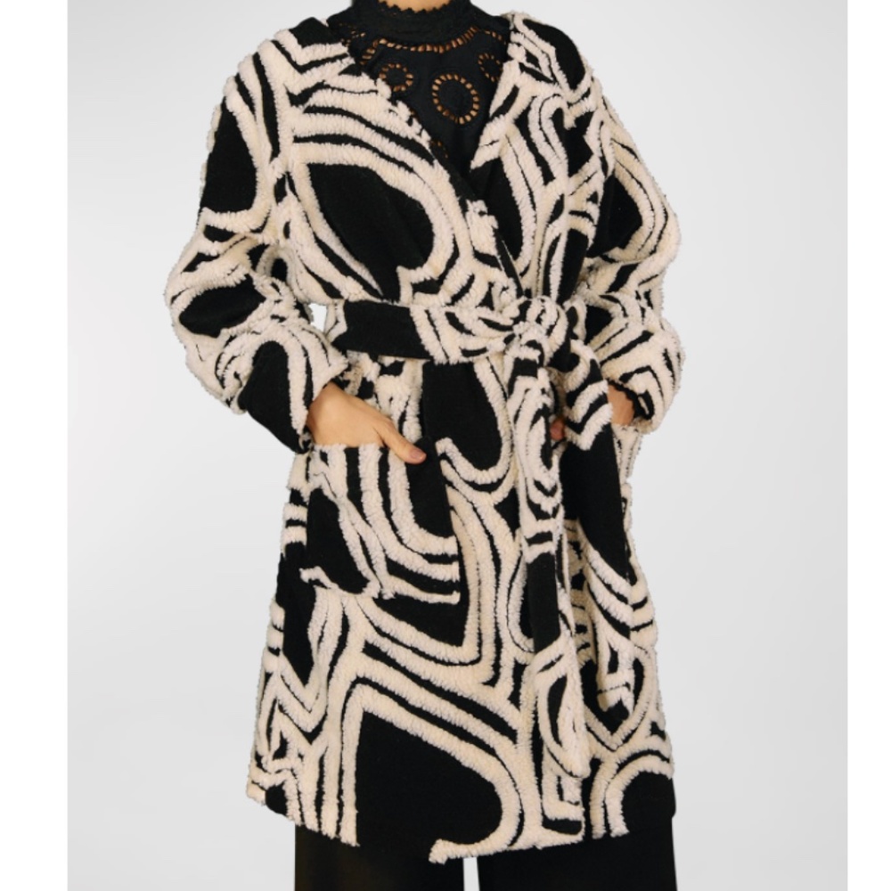 NWT $260 Farm Rio Wild Hearts Tie-Belt Fleece Coat in Various Sizes!